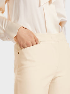 pants hvit