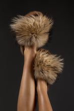 Last inn bildet i Galleri-visningsprogrammet, sandaler m pels
